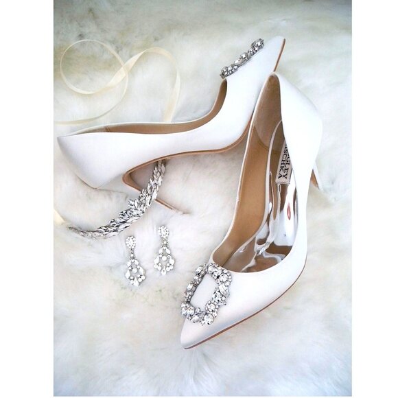 Badgley Mischka Women's Cher Size 5.5 White Satin Jeweled Buckle Pumps - Picture 1 of 15